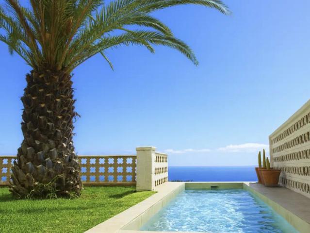 Room in a shared 5 bedroom apartment for rent in La Orotava, couples allowed