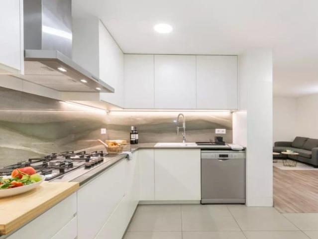 Room in a shared 5 bedroom apartment for rent in la Maternitat i Sant Ramon, professionals only
