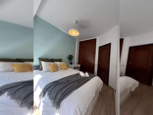 Room in a shared 5 bedroom apartment for rent in La Nova Esquerra de l’Eixample, suitable for professionals and students