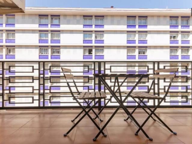 Room in a shared 5 bedroom apartment for rent in La Raiosa