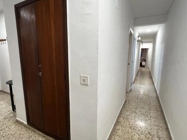 Room in a shared 5 bedroom apartment for rent in La Vega Baixa, professionals only