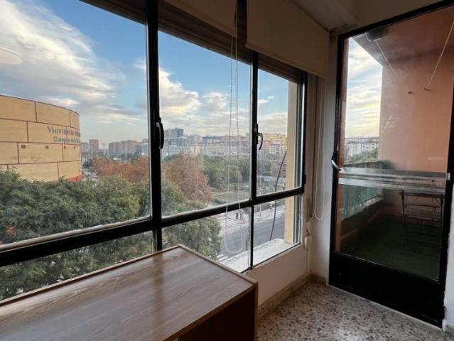 Room in a shared 5 bedroom apartment for rent in La Vega Baixa, professionals only