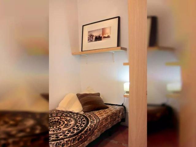 Room in a shared 5 bedroom apartment for rent in l'Antiga Esquerra de l'Eixample