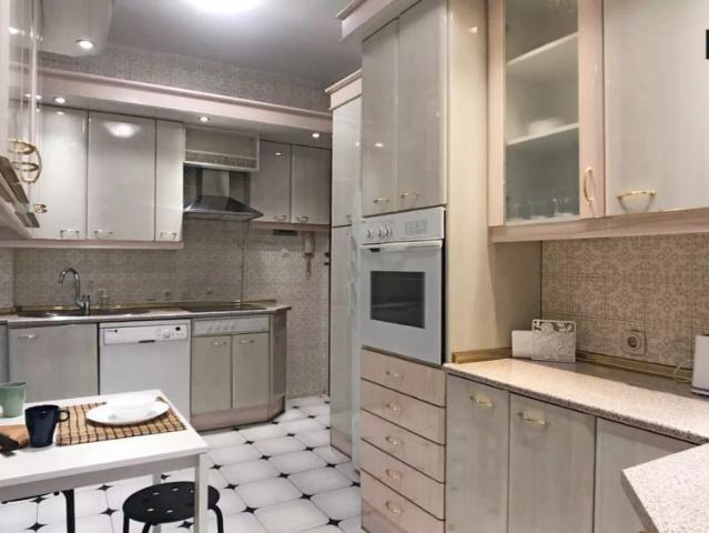 Room in a shared 5 bedroom apartment for rent in Lista, all bills included, perfect for professionals and students