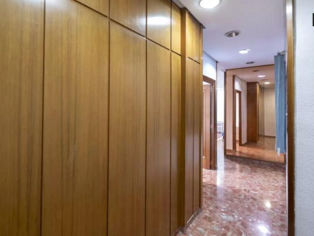 Room in a shared 5 bedroom apartment for rent in Nou Moles