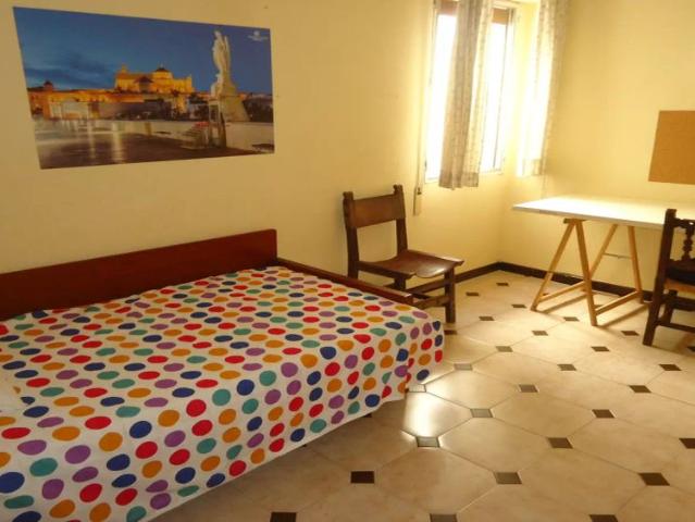Room in a shared 5 bedroom apartment for rent in San Miguel Capuchinos