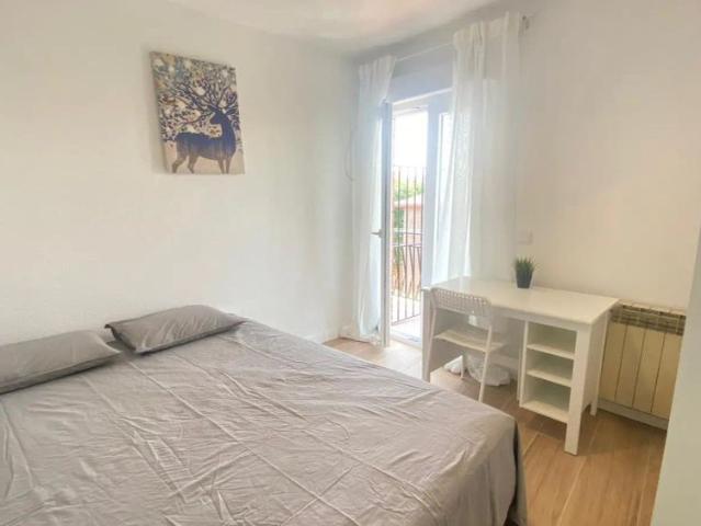 Room in a shared 5 bedroom apartment for rent in San Andrés