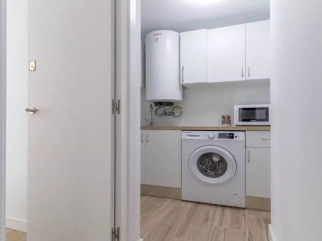 Room in a shared 5 bedroom apartment for rent in San Andrés, professionals only