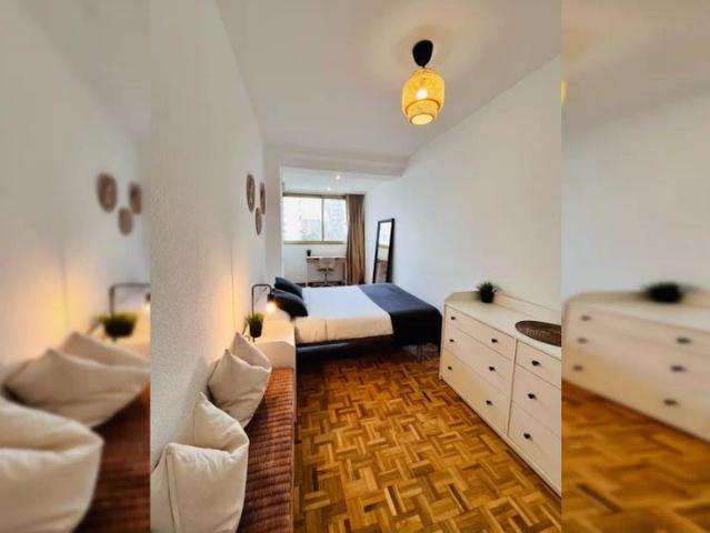 Room in a shared 5 bedroom apartment for rent in San Pascual