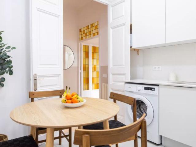 Room in a shared 5 bedroom apartment for rent in Sant Andreu, perfect for professionals and students