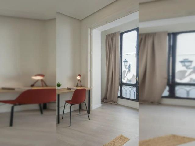 Room in a shared 5 bedroom apartment for rent in Palacio