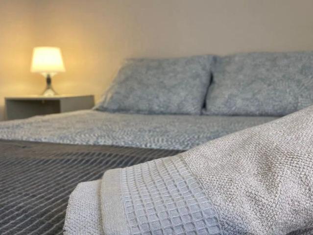 Room in a shared 5 bedroom apartment for rent in Palomeras Bajas