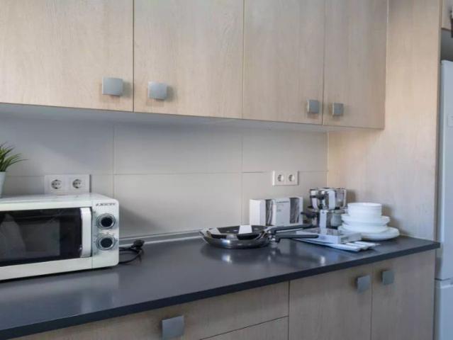 Room in a shared 5 bedroom apartment for rent in Puerta Bonita, all bills included
