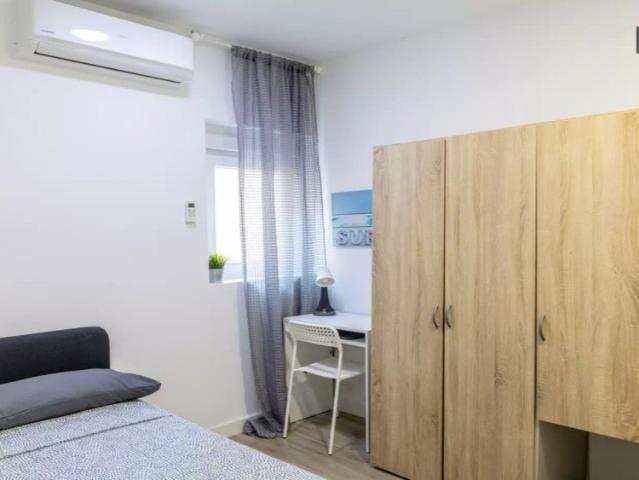 Room in a shared 5 bedroom apartment for rent in Puerta Bonita, all bills included