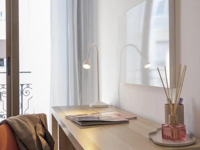 Room in a shared 5 bedroom apartment for rent in Ríos Rosas, all bills included