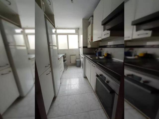 Room in a shared 5 bedroom apartment for rent in Ventas, professionals and students only