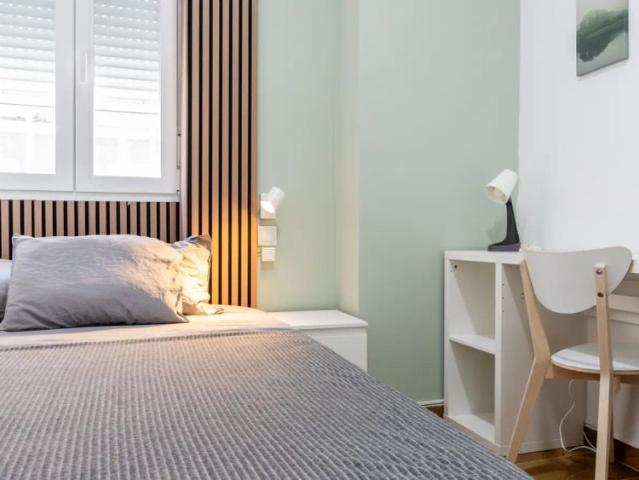 Room in a shared 5 bedroom apartment for rent in Vista Alegre