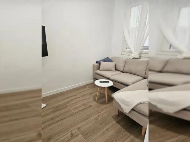 Room in a shared 5 bedroom apartment for rent in Zaragoza, some bills included