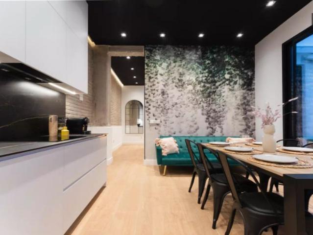 Room in a shared 6 bedroom apartment for rent in Cabanyal Canyamelar, bills included