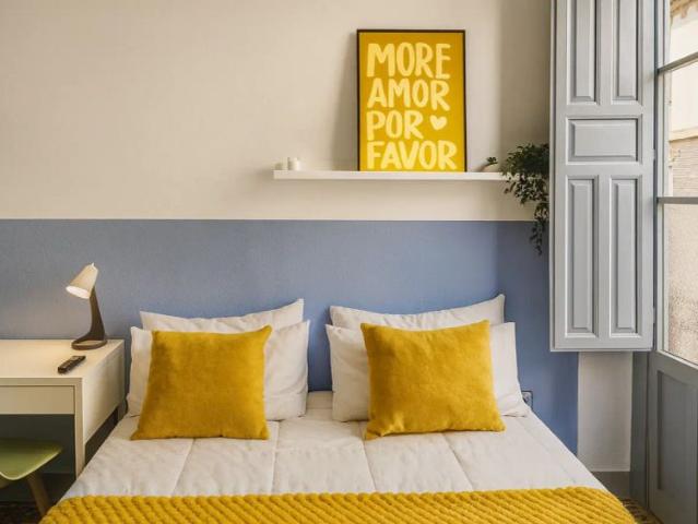 Room in a shared 6 bedroom apartment for rent in Centro Sagrario