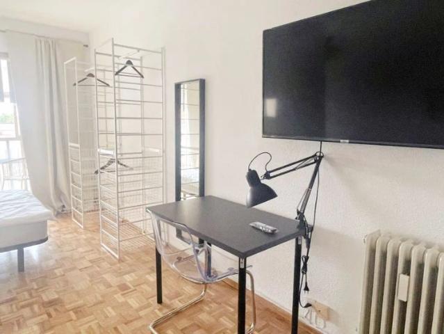 Room in a shared 6 bedroom apartment for rent in Ciudad Universitaria, all bills included