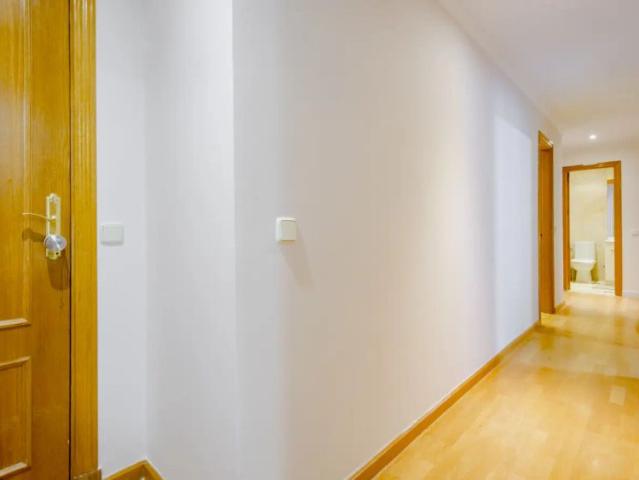 Room in a shared 6 bedroom apartment for rent in Arapiles, perfect for professionals or students, no smoking, no pets allowed