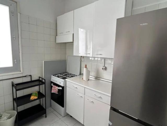 Room in a shared 6 bedroom apartment for rent in Embajadores