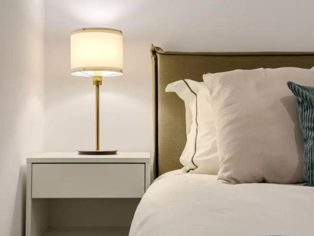 Room in a shared 6 bedroom apartment for rent in El Gòtic
