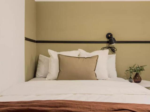 Room in a shared 6 bedroom apartment for rent in El Putget i Farró