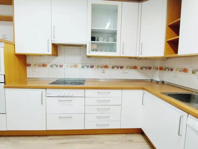 Room in a shared 6 bedroom apartment for rent in Fuente del Berro, bills included