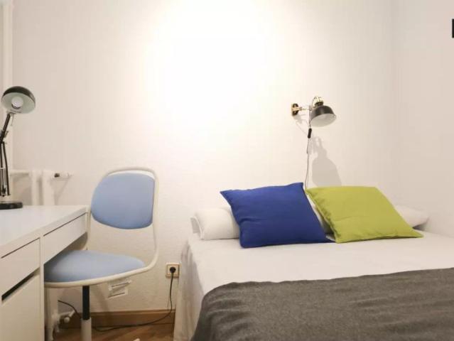 Room in a shared 6 bedroom apartment for rent in Ibiza, professionals and students welcomed