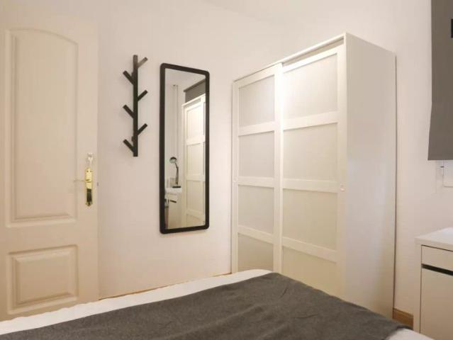 Room in a shared 6 bedroom apartment for rent in Ibiza, professionals and students welcomed