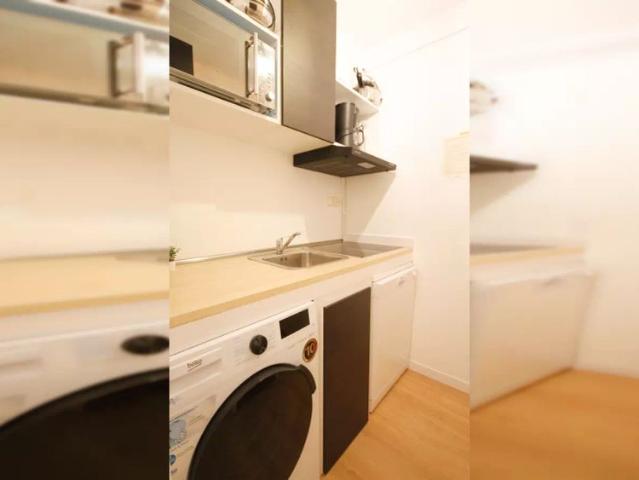 Room in a shared 6 bedroom apartment for rent in La Dreta de l'Eixample, bills included