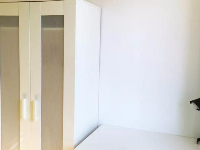 Room in a shared 6 bedroom apartment for rent in l'Antiga Esquerra de l'Eixample, perfect for students