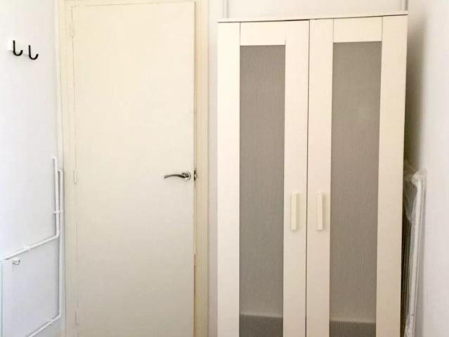 Room in a shared 6 bedroom apartment for rent in l'Antiga Esquerra de l'Eixample, perfect for students