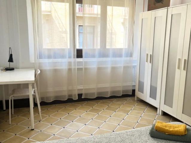 Room in a shared 6 bedroom apartment for rent in Sant Pere Santa Caterina i la Ribera