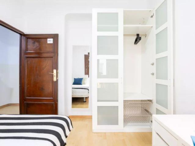 Room in a shared 6 bedroom apartment for rent in Palos de Moguer, suitable for students and professionals