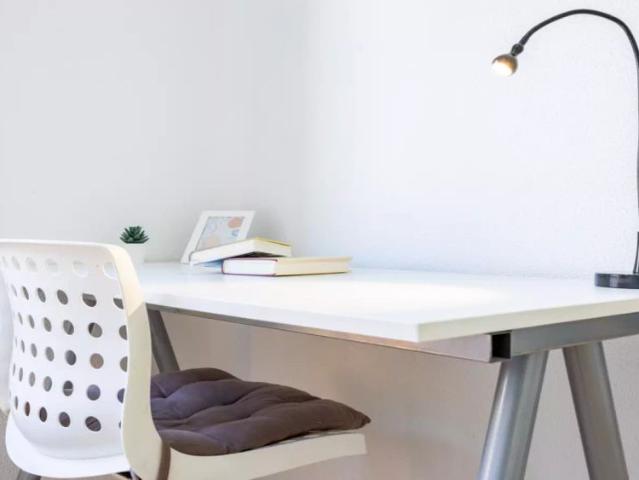 Room in a shared 6 bedroom apartment for rent in Palos de Moguer, suitable for students and professionals