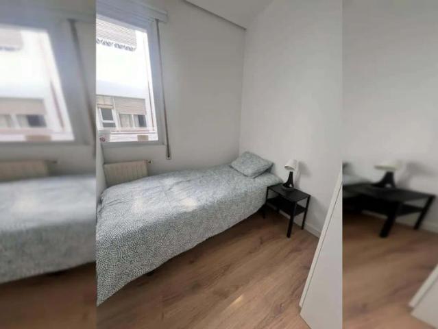 Room in a shared 6 bedroom apartment for rent in Palos de Moguer