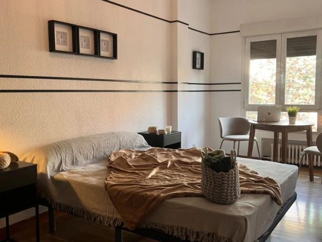 Room in a shared 6 bedroom apartment for rent in Prosperidad