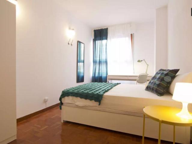 Room in a shared 6 bedroom apartment for rent in Prosperidad