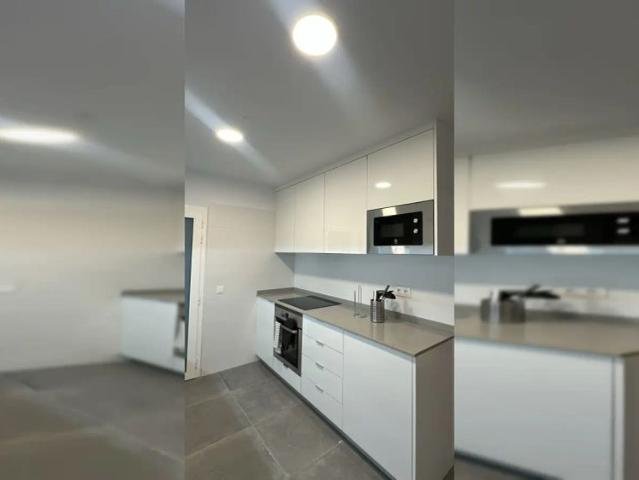 Room in a shared 6 bedroom apartment for rent in Triana, some bills included