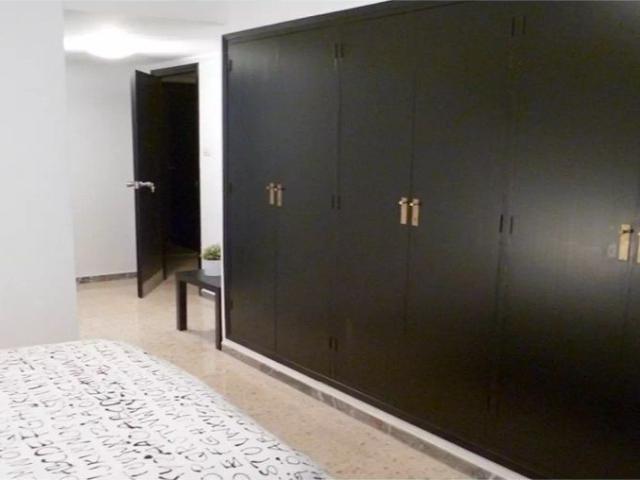 Room in a shared 6 bedroom apartment for rent in Zaragoza, all bills included