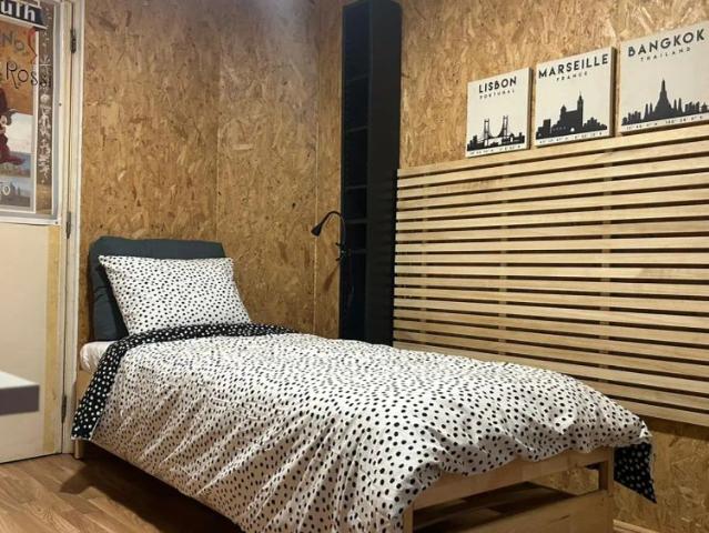 Room in a shared 7 bedroom apartment for rent in Cascais, all bills included