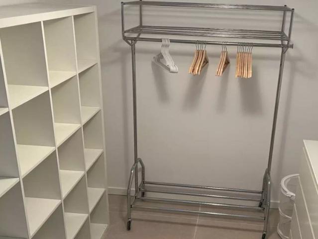 Room in a shared 7 bedroom apartment for rent in Castilla