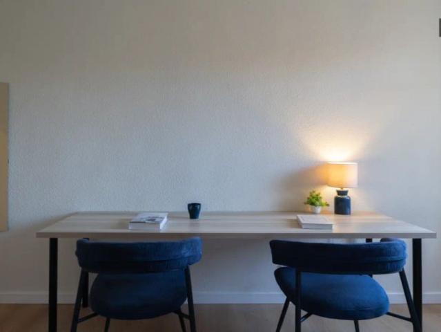 Room in a shared 7 bedroom apartment for rent in Cuatro Caminos