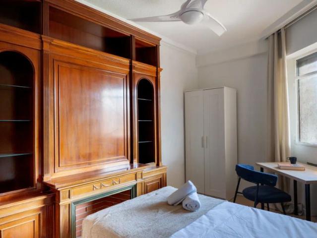 Room in a shared 7 bedroom apartment for rent in Cuatro Caminos