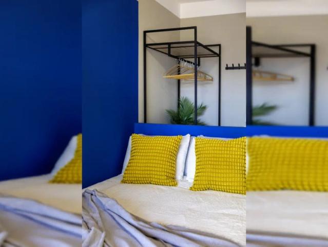Room in a shared 7 bedroom apartment for rent in Cuatro Caminos