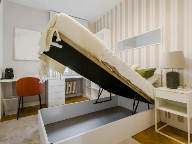 Room in a shared 7 bedroom apartment for rent in Almenara