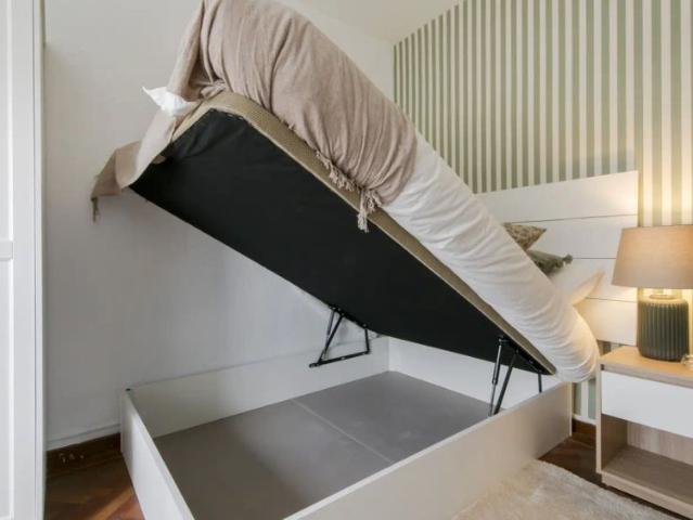 Room in a shared 7 bedroom apartment for rent in Almenara